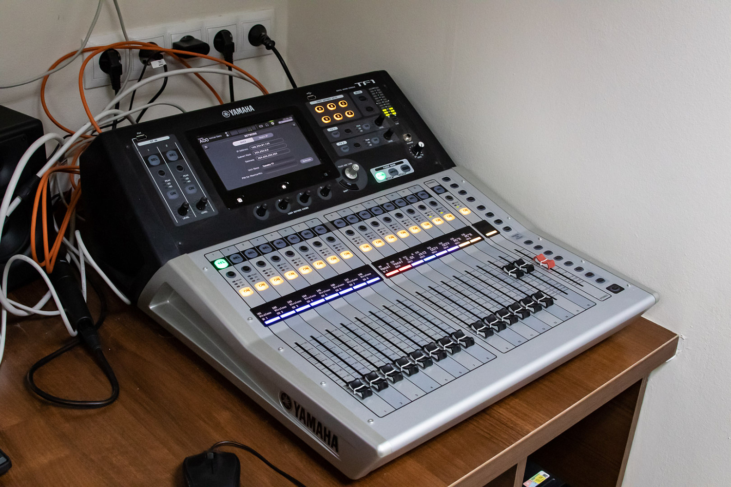 Комплексное оснащение сцены Балкарского театра