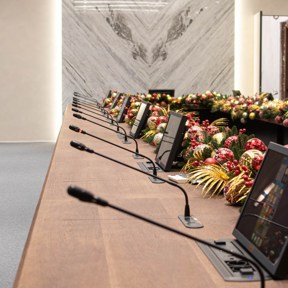 Корпоративный конференц-зал с системой видеоконференцсвязи крупнейшего застройщика России