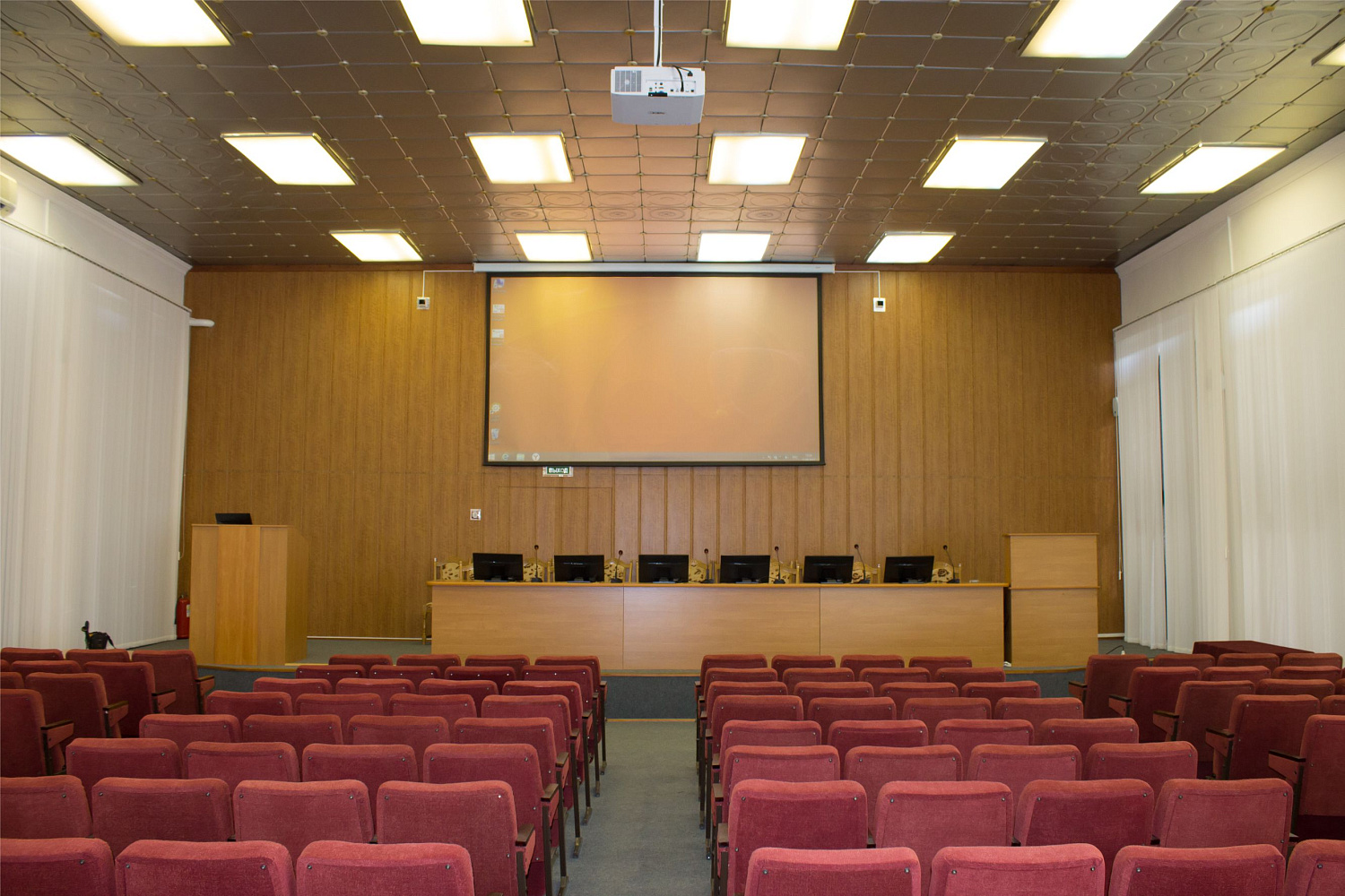 Актовый зал районной администрации