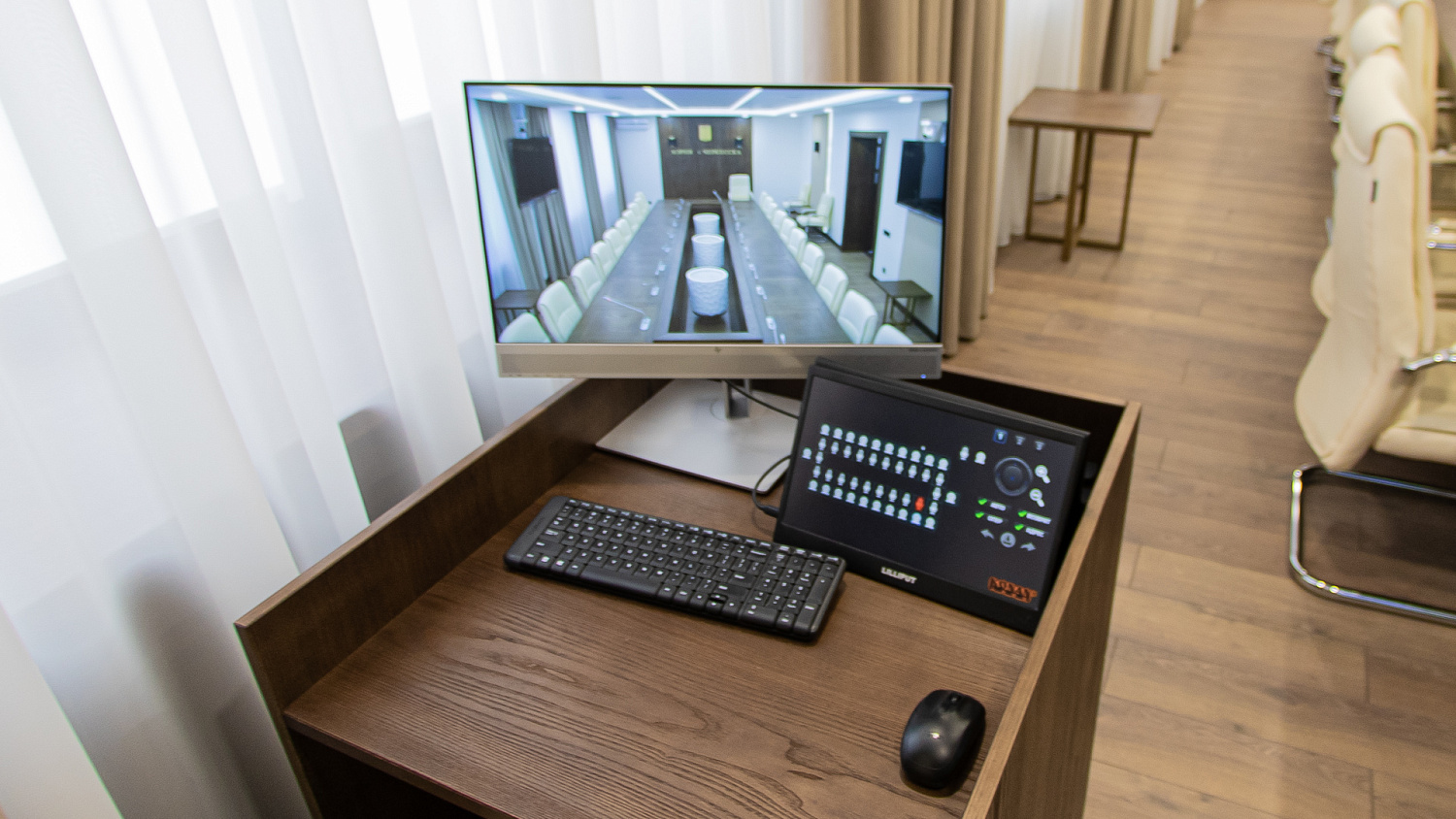 Малый конференц-зал