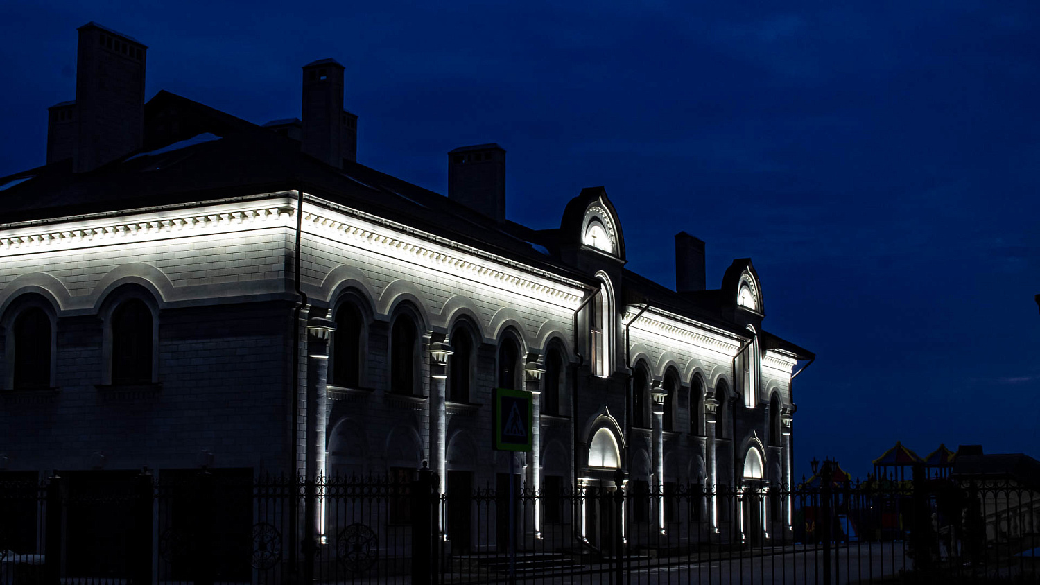 Архитектурная подсветка в сквере