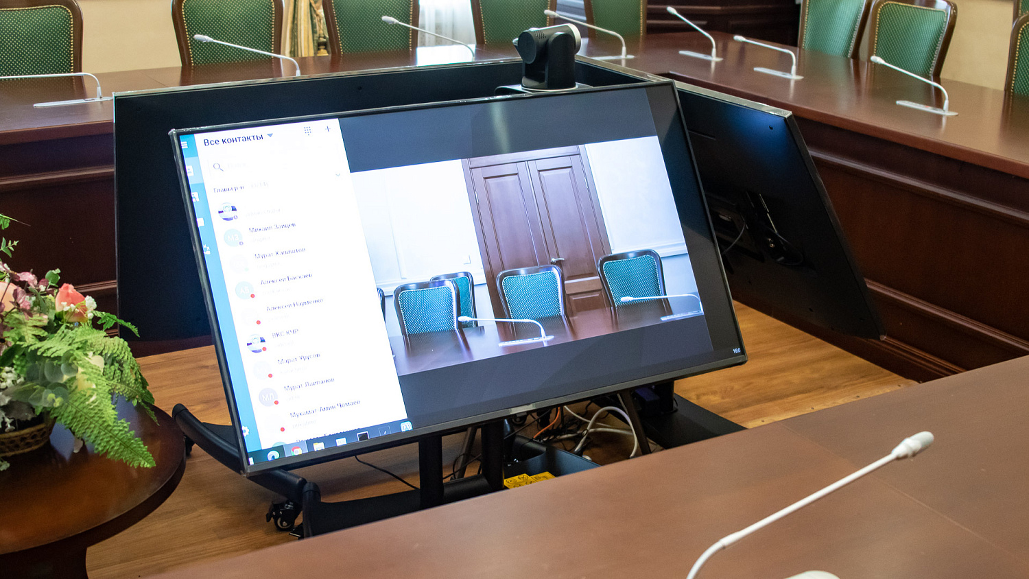 Зал совещаний с электронным голосованием правительства КЧР