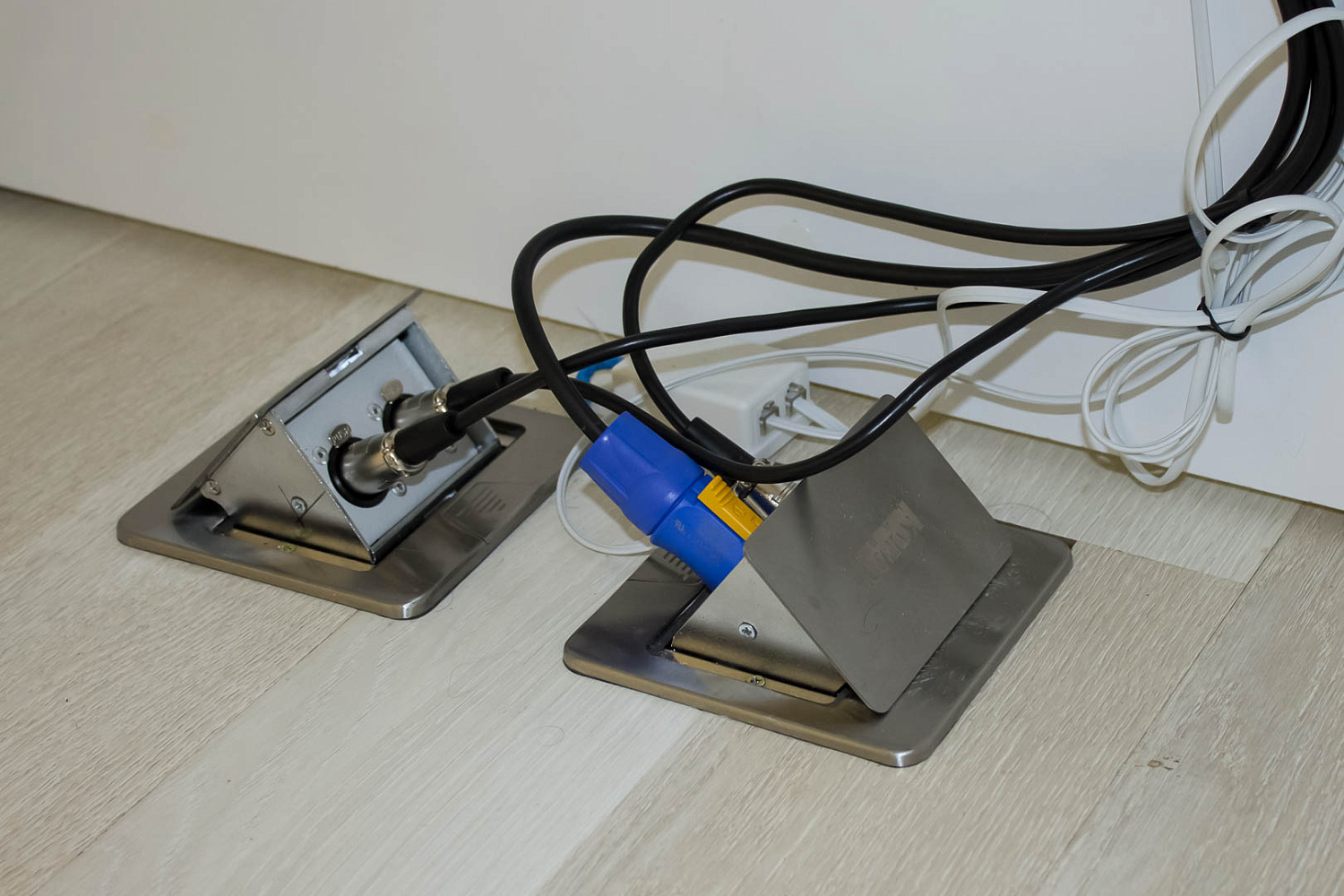 Автоматизированная система звукоусиления и видеоконференцсвязи