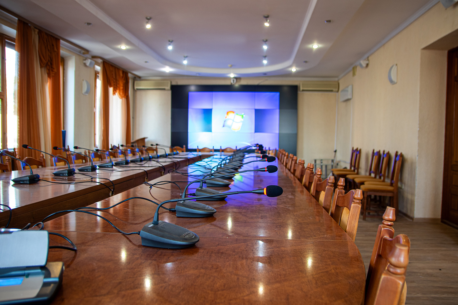 Конференц-зал администрации г. Луганска