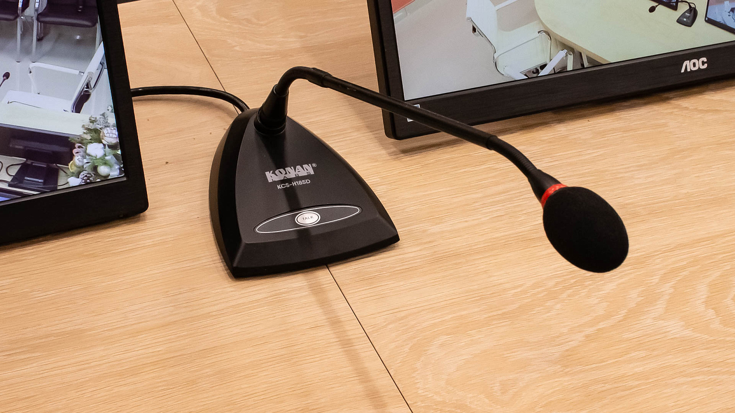 Конференц-зал с системой видеоконференцсвязи