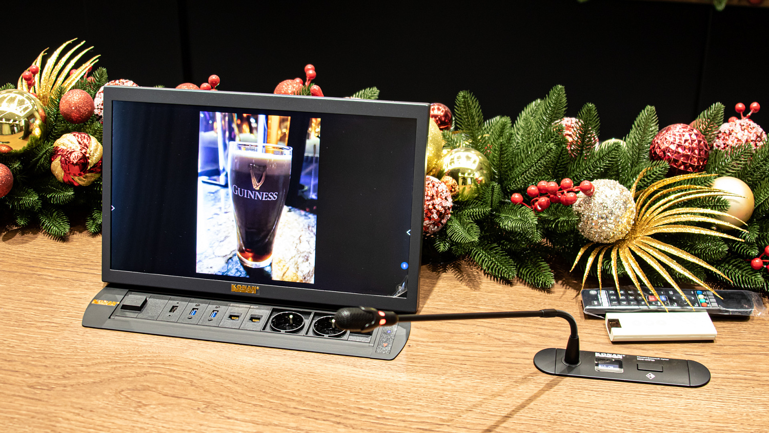 Корпоративный конференц-зал с системой видеоконференцсвязи крупнейшего застройщика России